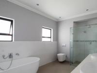 Bathroom 1 - 13 square meters of property in Silverwoods Country Estate