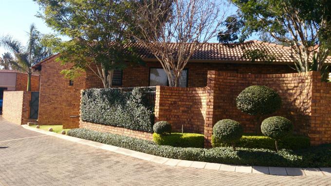 2 Bedroom House for Sale For Sale in Garsfontein - Home Sell - MR128389