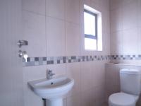 Bathroom 2 - 6 square meters of property in The Ridge Estate