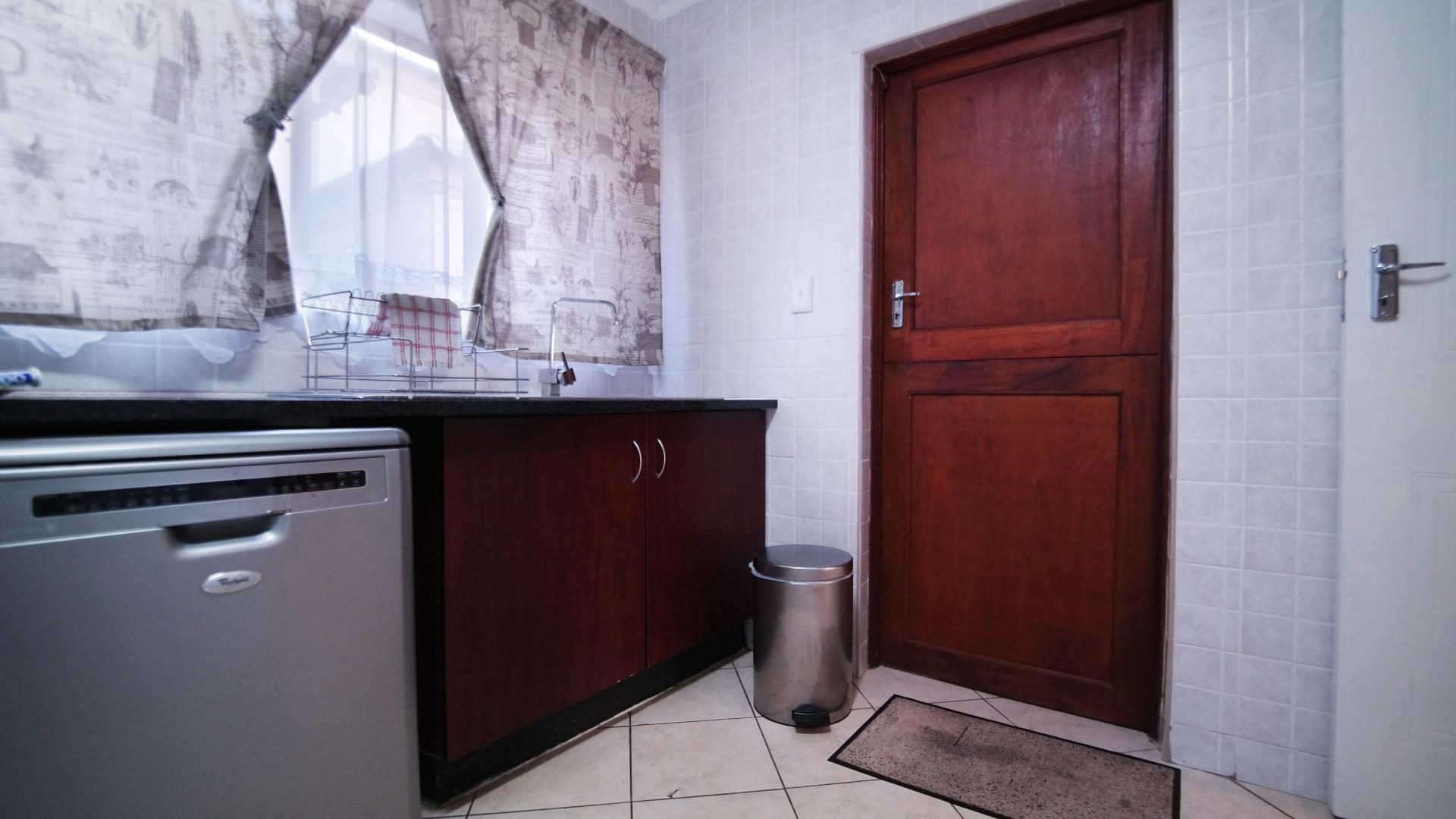 Scullery - 9 square meters of property in Newmark Estate