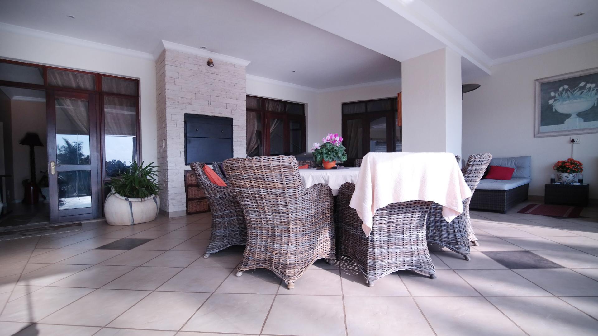 Patio - 155 square meters of property in Woodhill Golf Estate