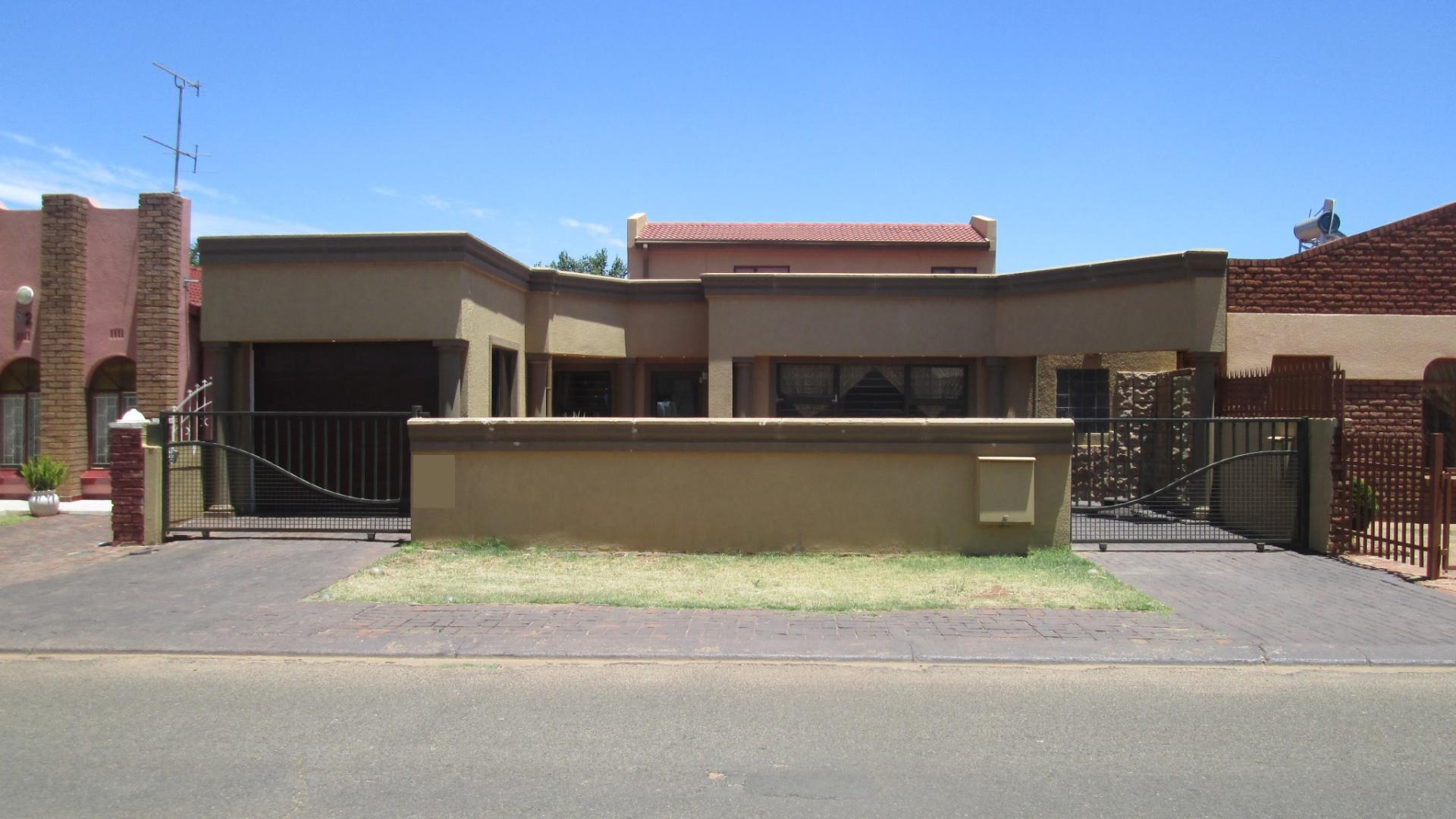 Front View of property in Lenasia