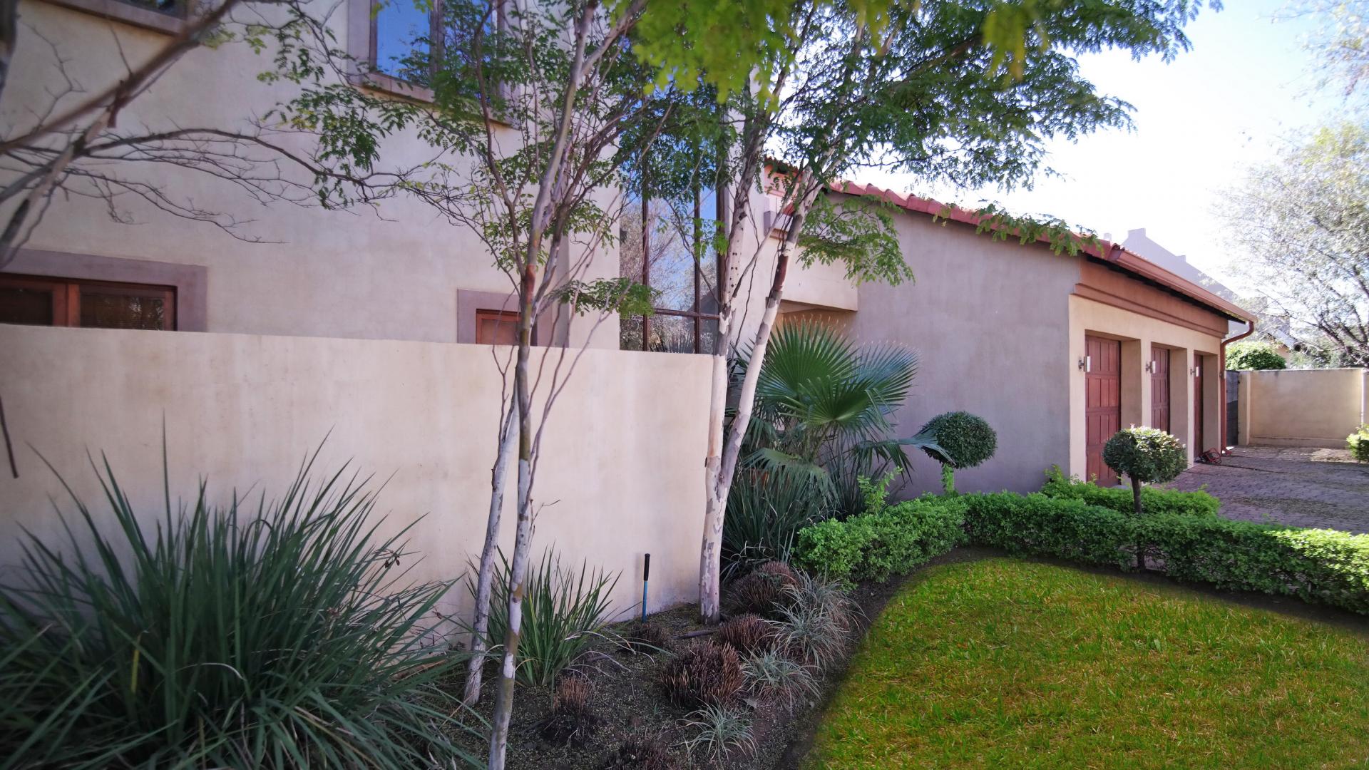 Front View of property in Willow Acres Estate