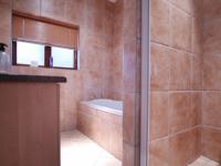 Bathroom 1 - 16 square meters of property in Willow Acres Estate