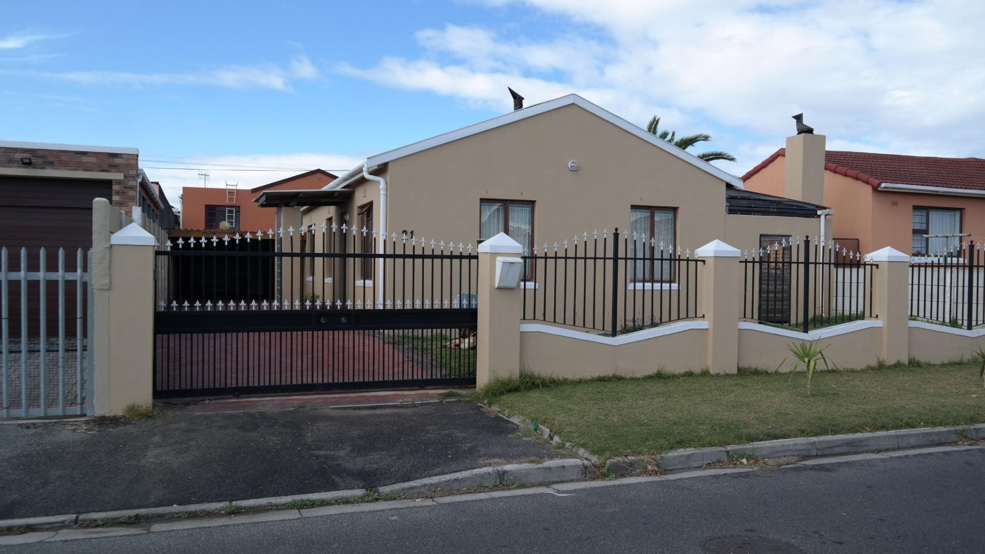 Front View of property in Cape Town Centre