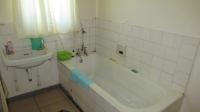 Bathroom 1 - 7 square meters of property in Welgedacht
