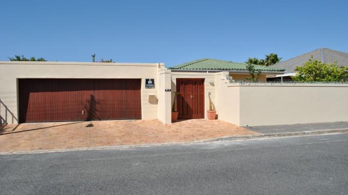 3 Bedroom House for Sale For Sale in Strand - Private Sale - MR128953