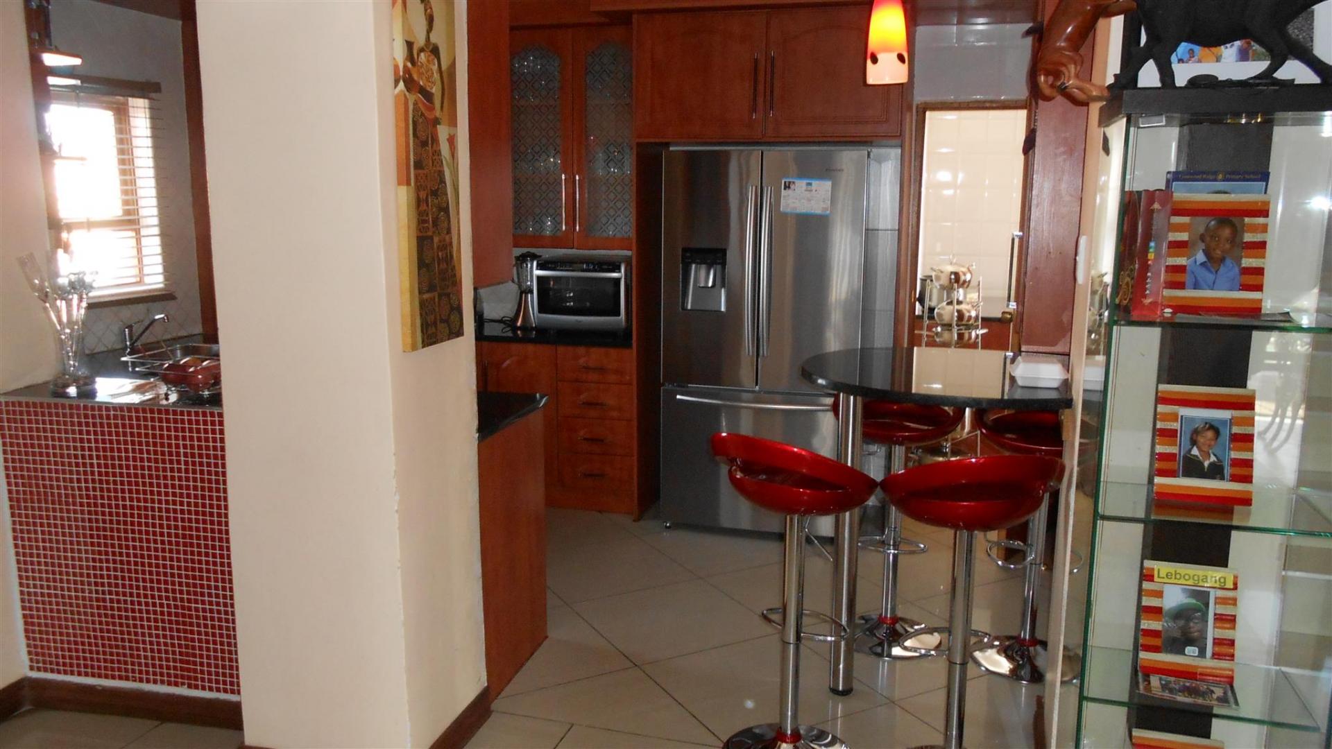 Kitchen - 26 square meters of property in Savannah Country Estate