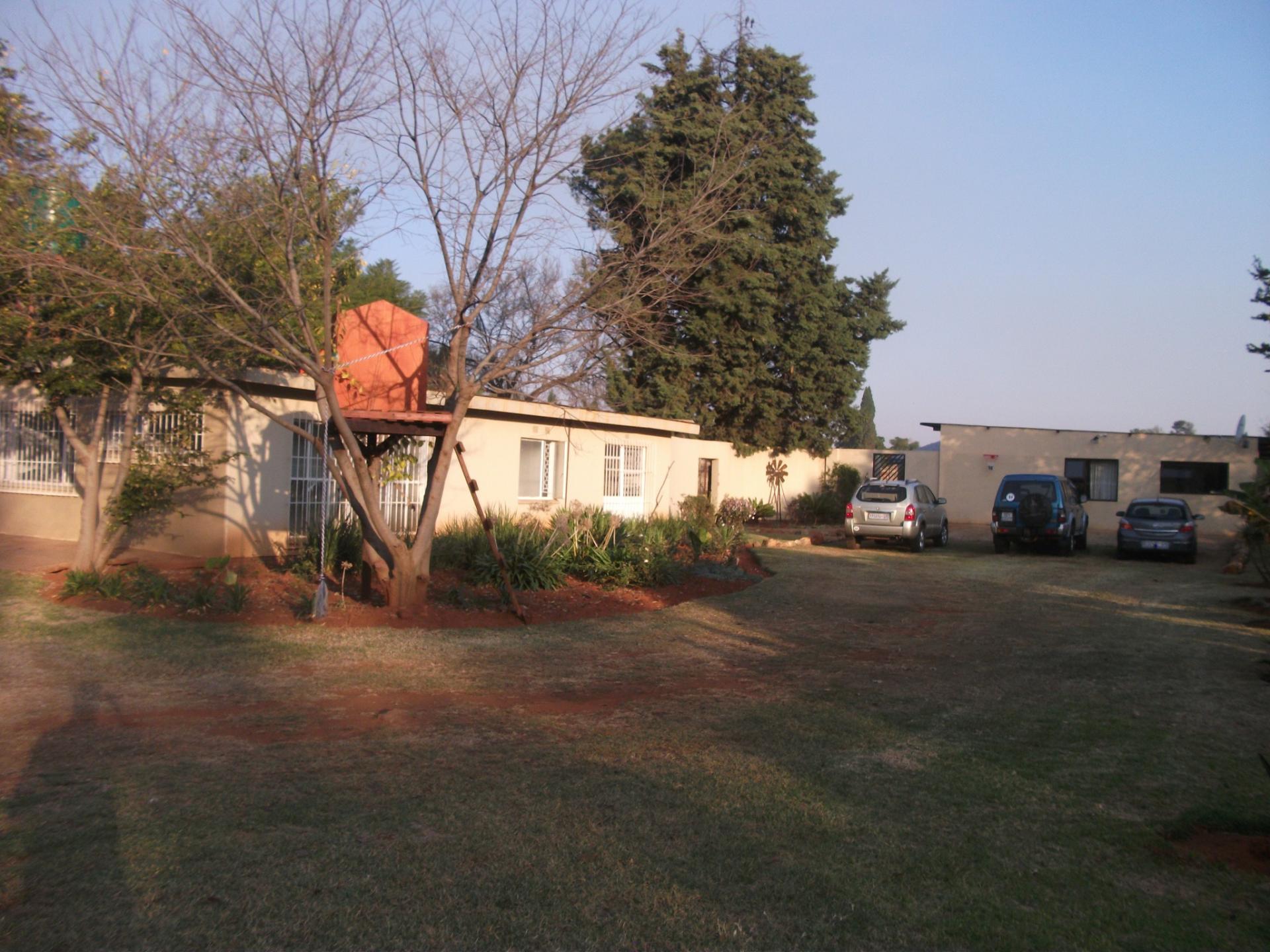 Front View of property in Krugersdorp