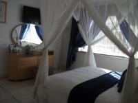 Main Bedroom - 41 square meters of property in Krugersdorp