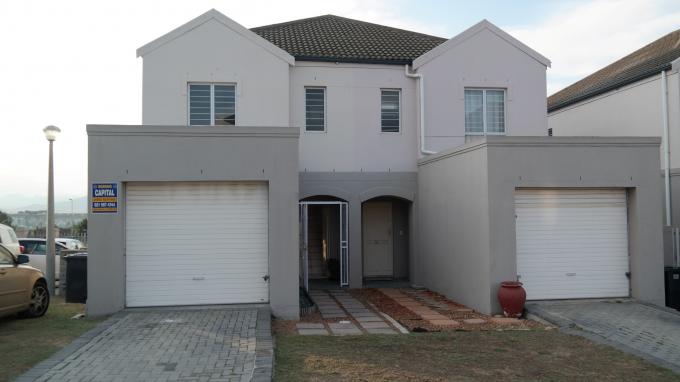 3 Bedroom Duplex for Sale For Sale in Vredekloof Heights - Home Sell - MR129008