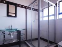 Bathroom 3+ - 4 square meters of property in The Wilds Estate