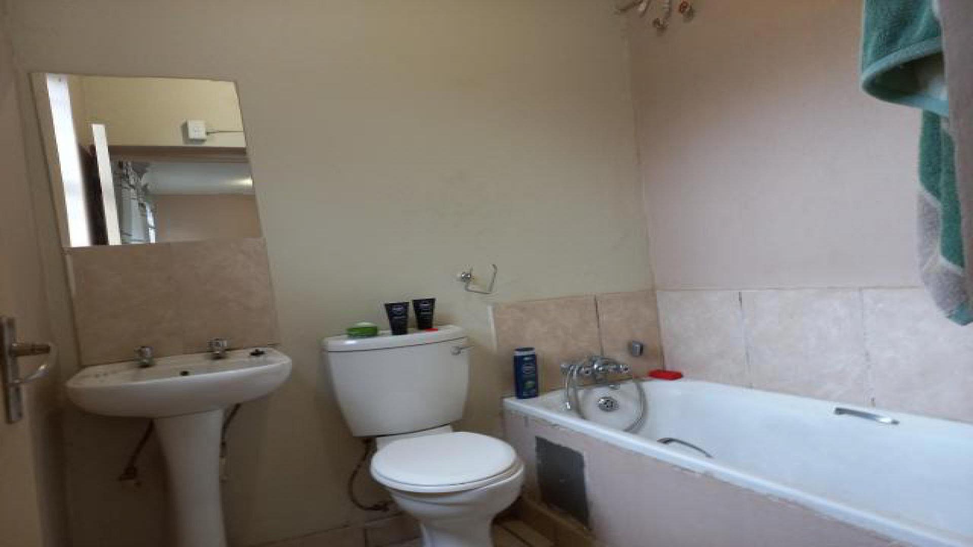 Bathroom 1 of property in Madadeni