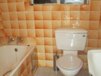 Main Bathroom - 4 square meters of property in Three Rivers