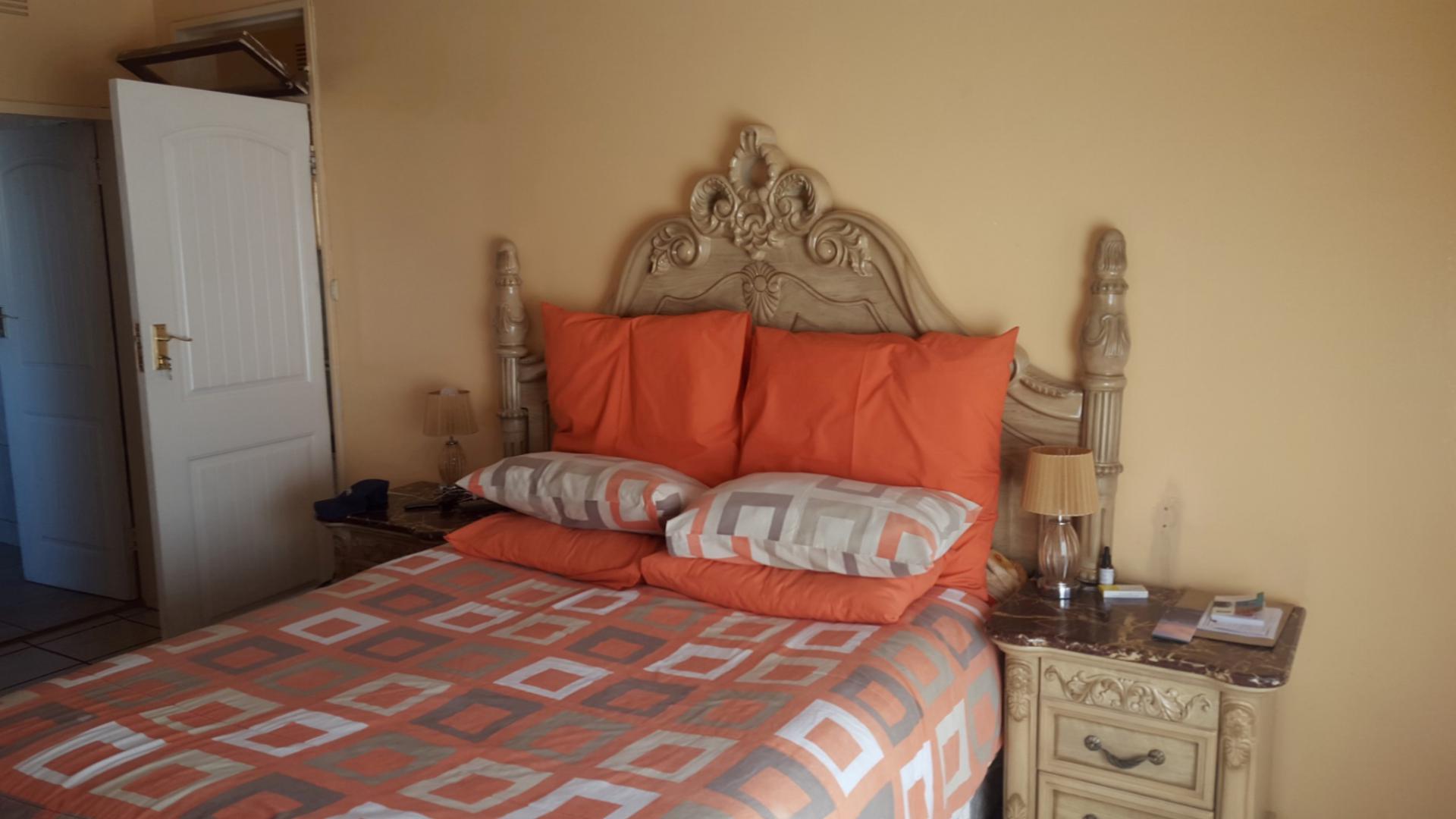 Main Bedroom - 16 square meters of property in Kimberley