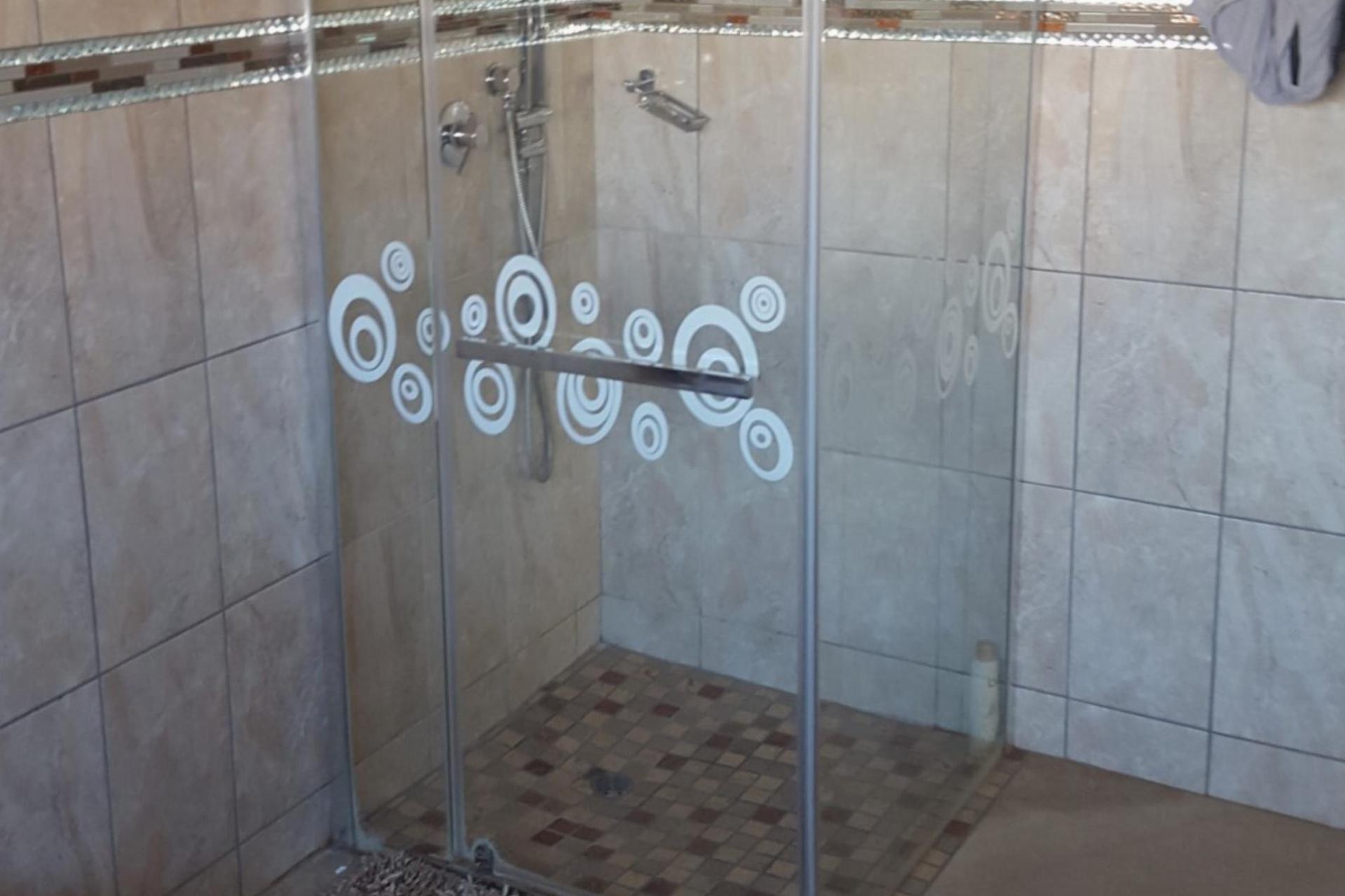 Main Bathroom - 10 square meters of property in Kimberley