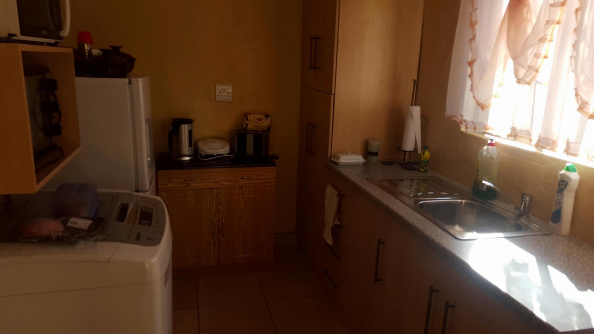 Kitchen - 87 square meters of property in Kimberley