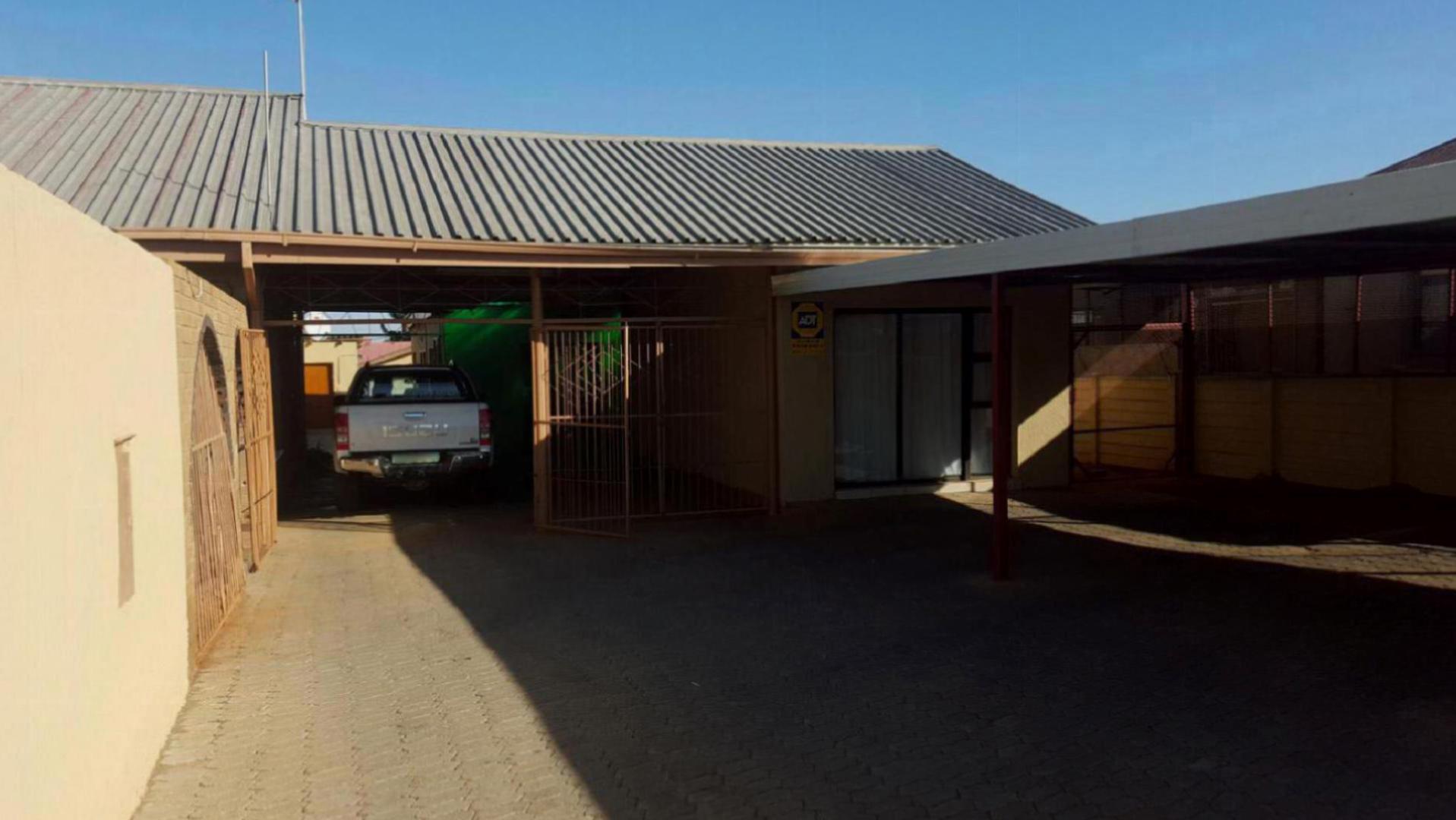 Front View of property in Kimberley