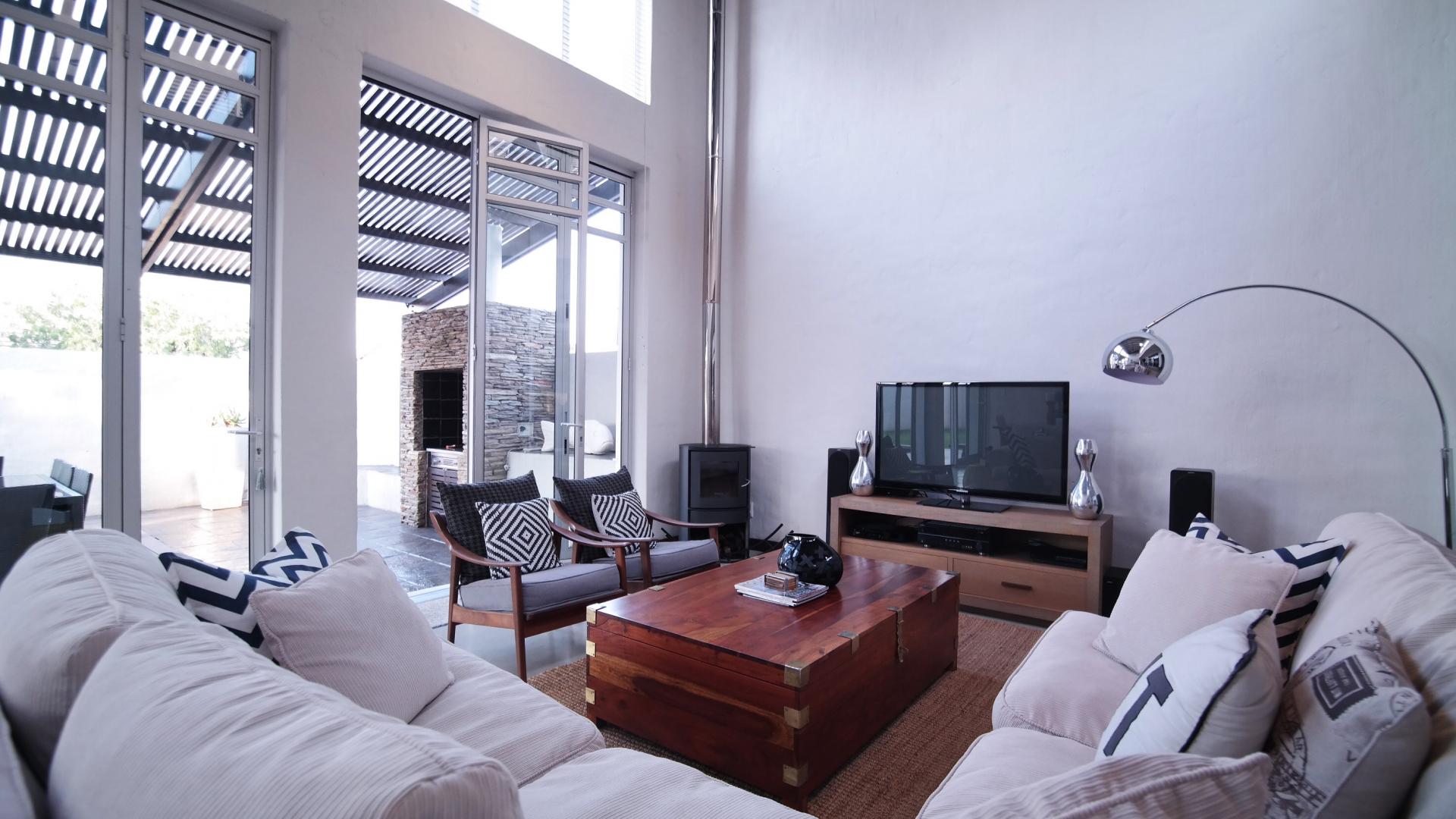 TV Room - 23 square meters of property in Silver Lakes Golf Estate
