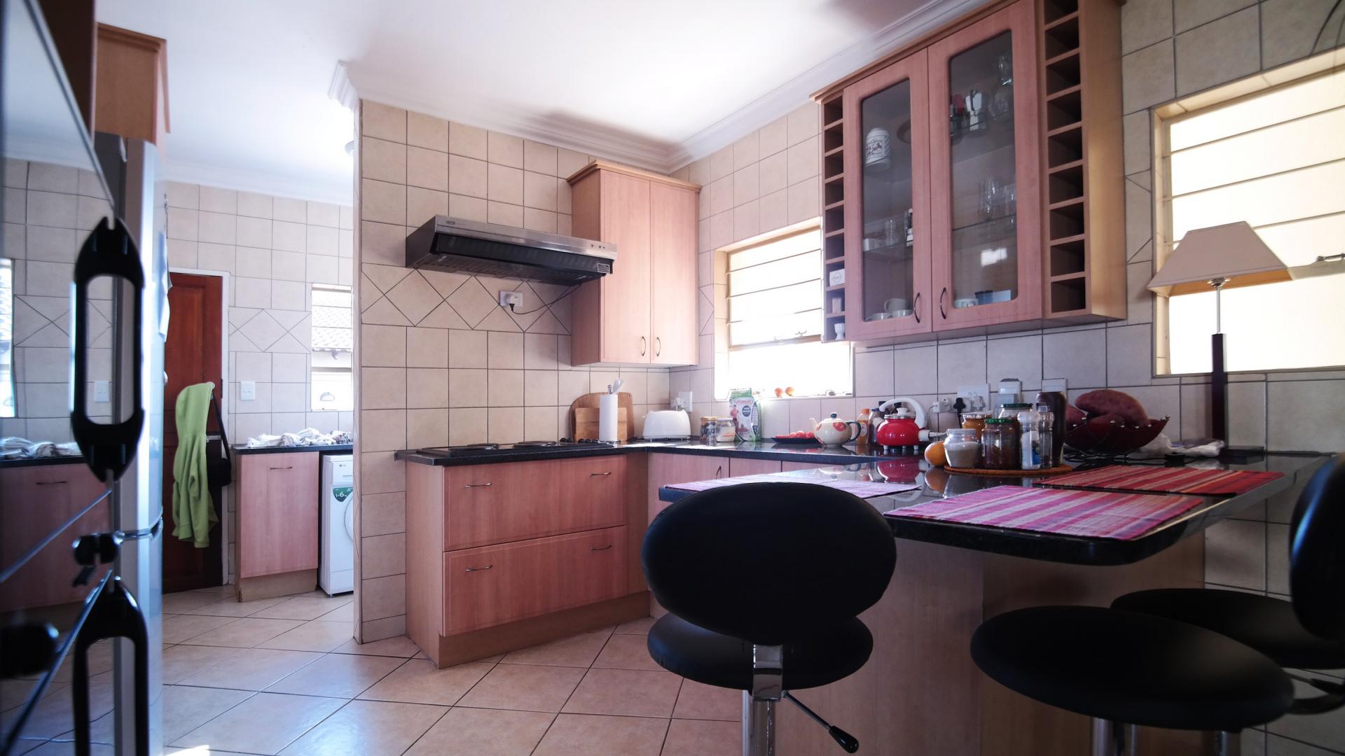 Kitchen - 9 square meters of property in The Wilds Estate
