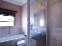 Bathroom 1 - 6 square meters of property in The Wilds Estate