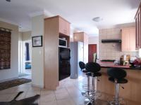 Dining Room - 19 square meters of property in The Wilds Estate