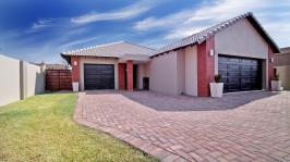 Front View of property in The Meadows Estate