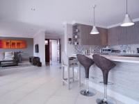 Kitchen - 33 square meters of property in The Meadows Estate