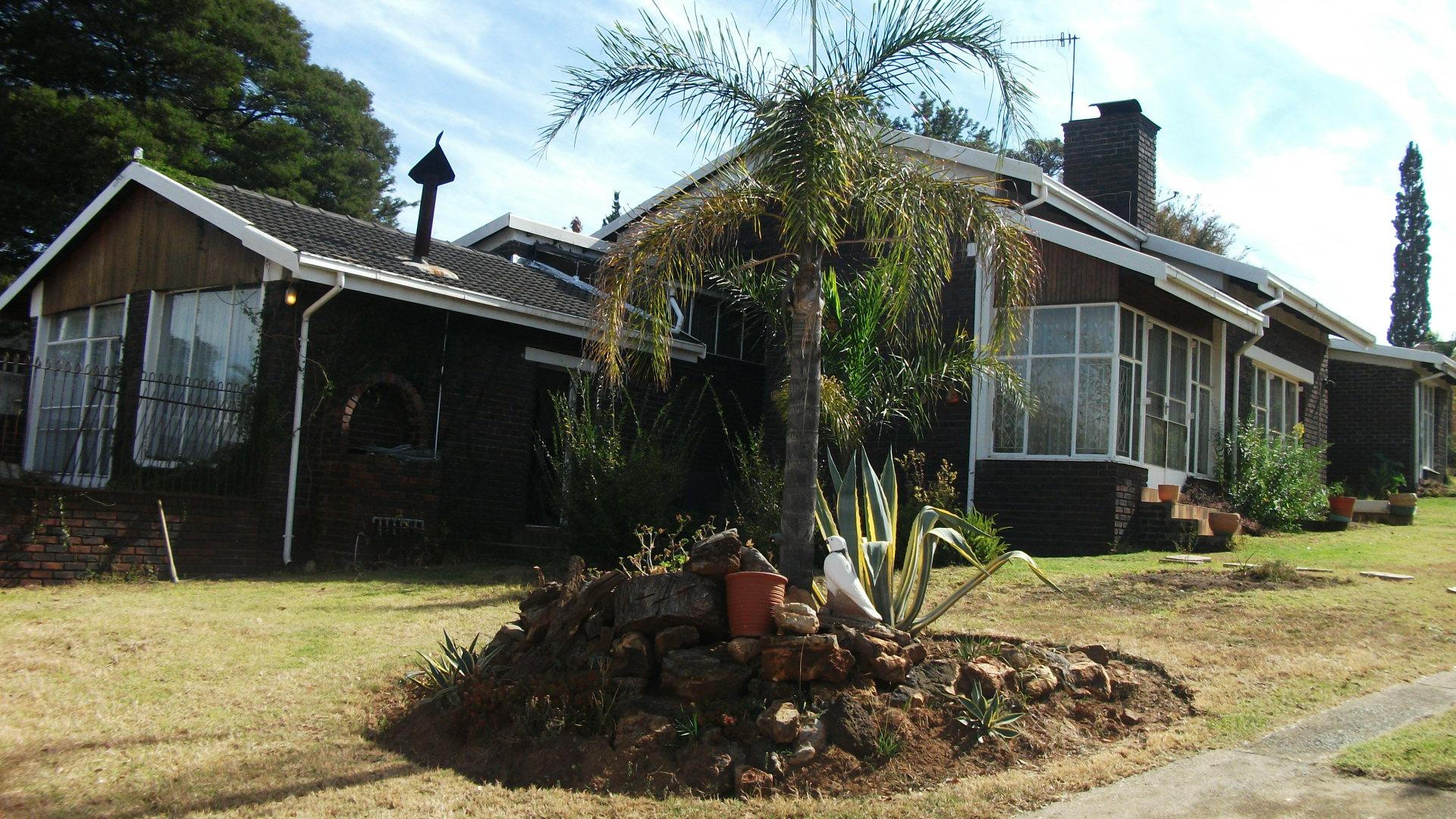 Front View of property in Winchester Hills