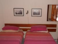 Bed Room 2 - 9 square meters of property in Uvongo