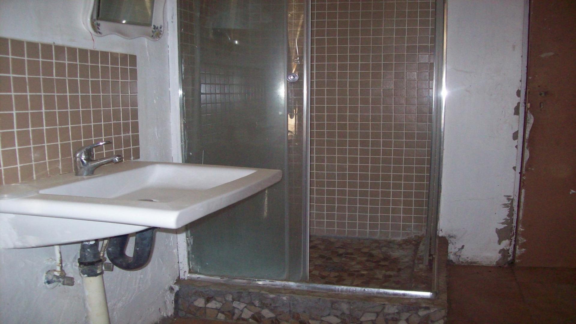 Bathroom 1 of property in Highveld Kleinplaase