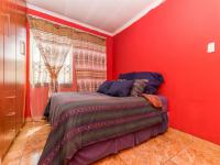 Bed Room 1 of property in Protea Glen