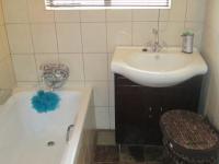 Bathroom 1 - 7 square meters of property in Three Rivers
