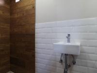 Bathroom 1 - 3 square meters of property in Newmark Estate