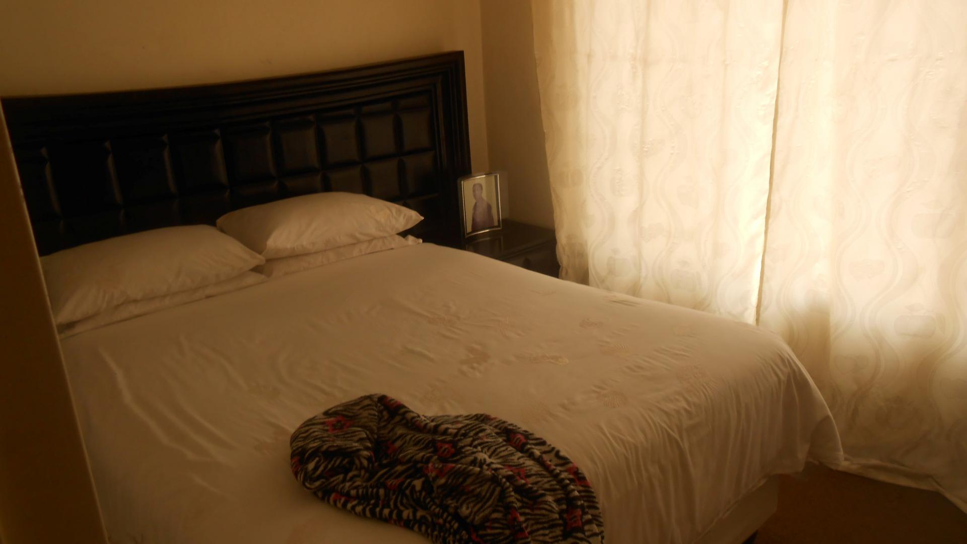 Main Bedroom - 13 square meters of property in Clubview