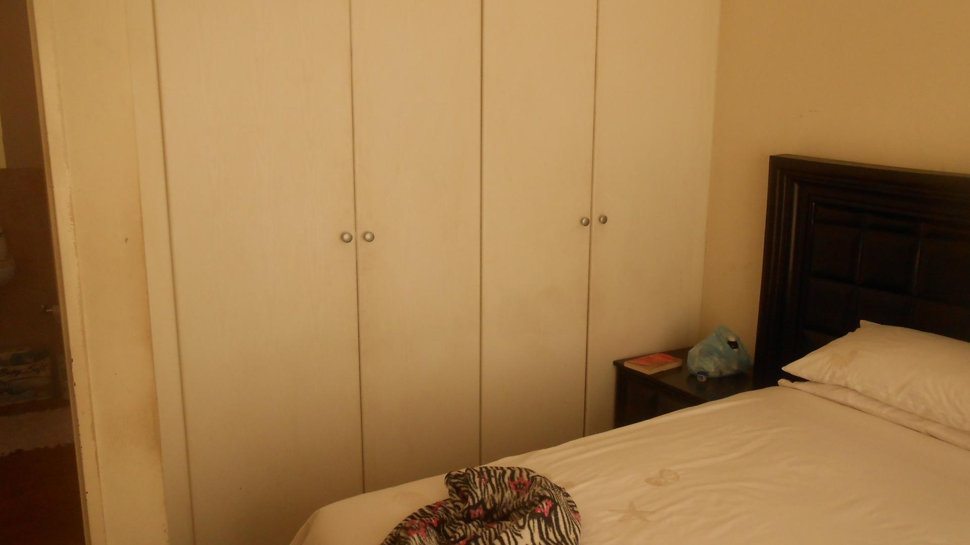 Main Bedroom - 13 square meters of property in Clubview