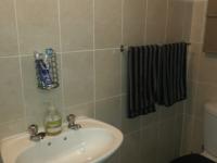 Main Bathroom - 5 square meters of property in Sonneveld