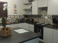 Kitchen - 12 square meters of property in Sonneveld