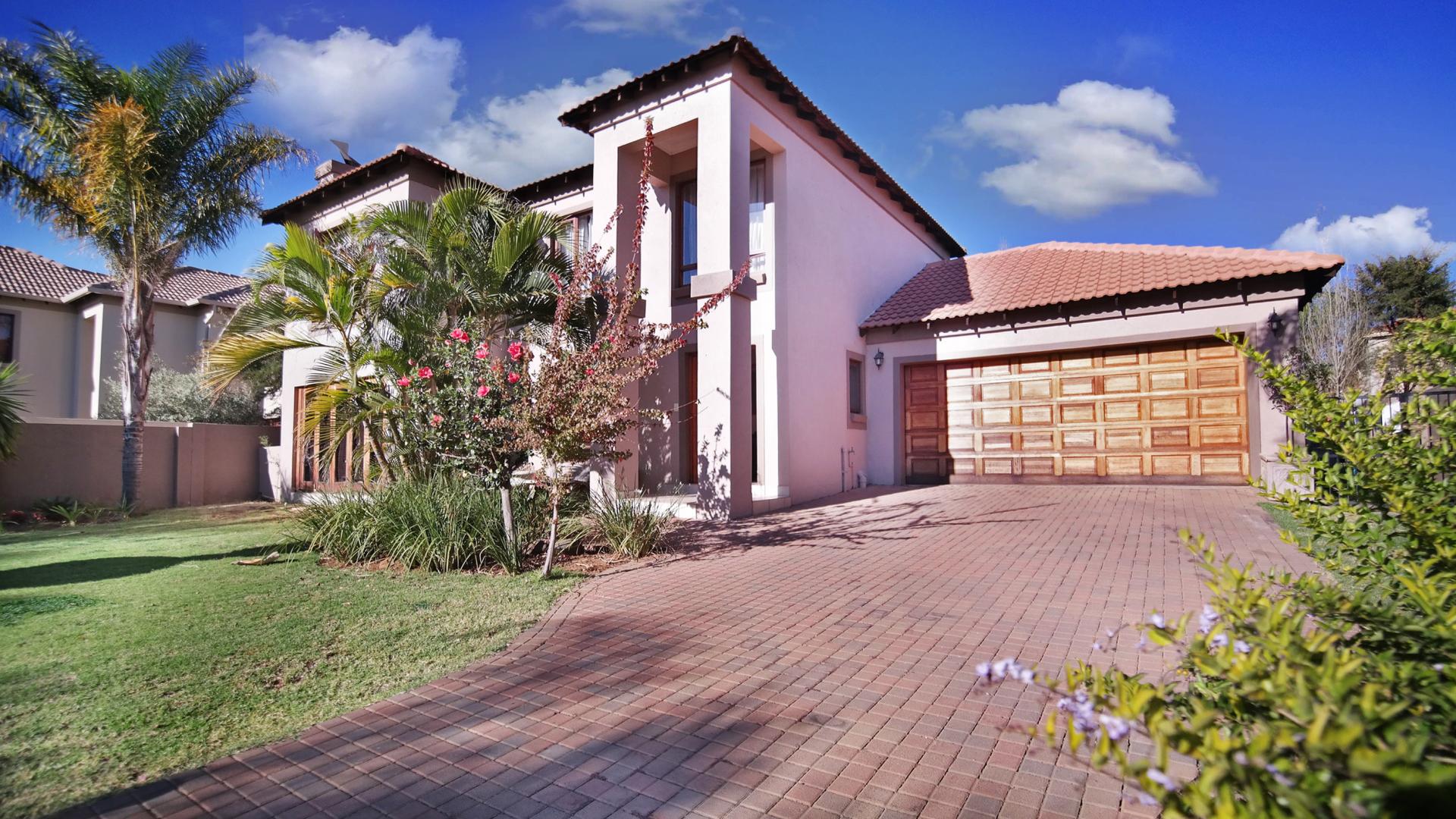 Front View of property in Willow Acres Estate