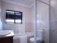 Bathroom 1 - 5 square meters of property in Willow Acres Estate