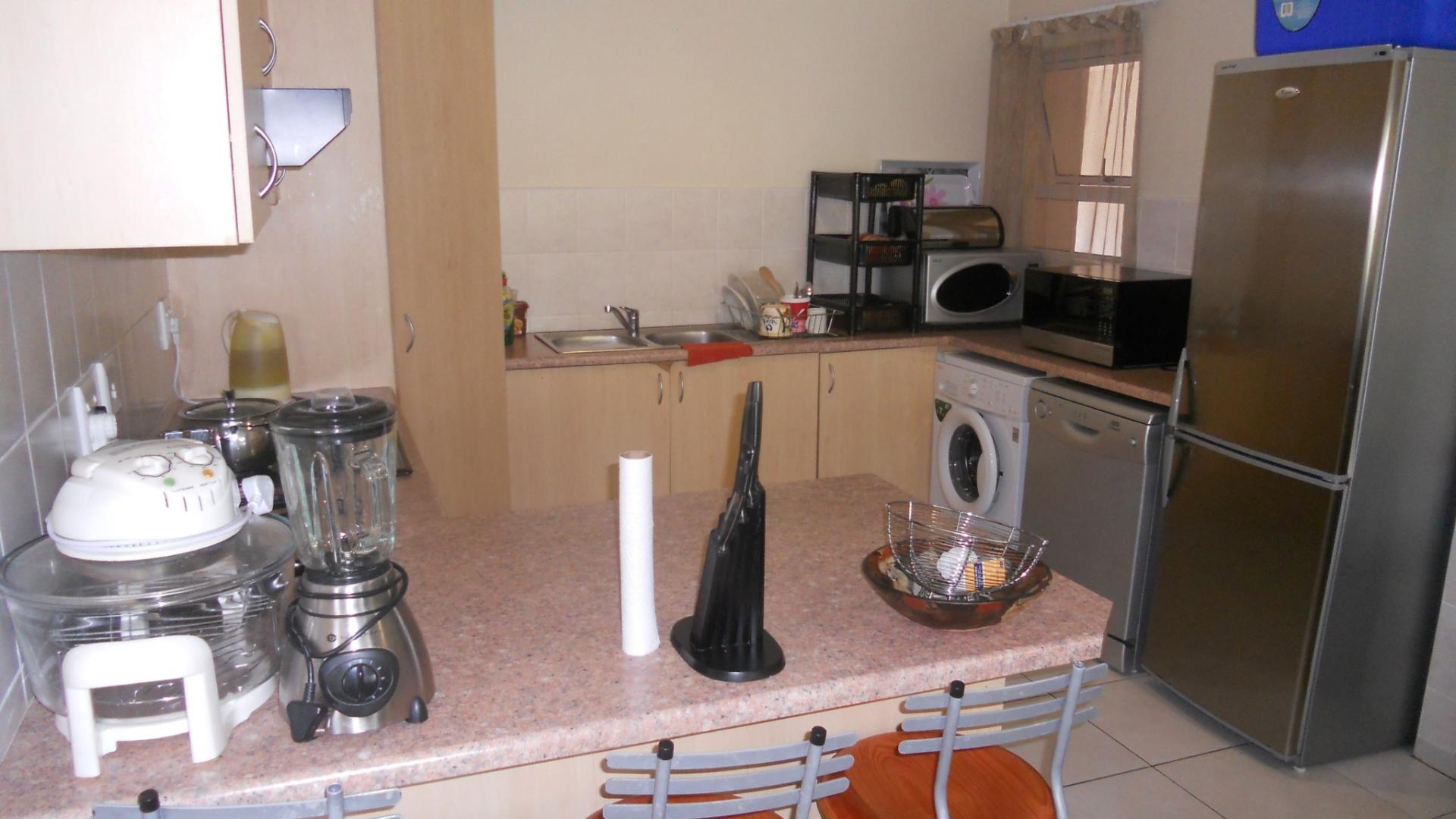 Kitchen - 11 square meters of property in Shelly Beach