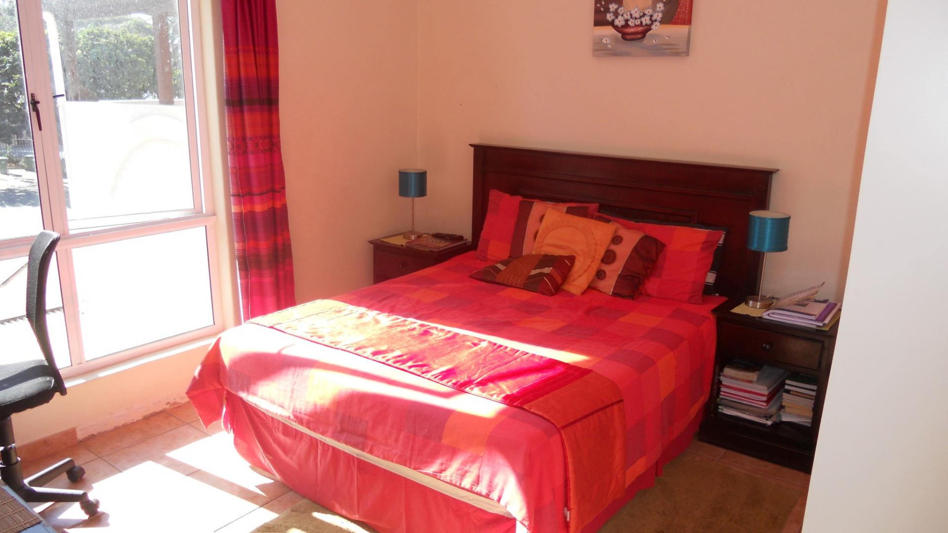 Bed Room 1 - 11 square meters of property in Shelly Beach