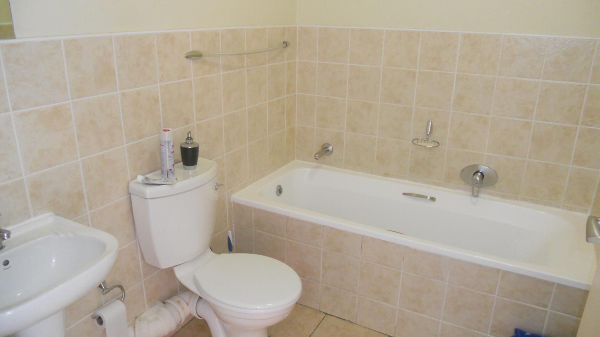 Bathroom 1 - 3 square meters of property in Shelly Beach