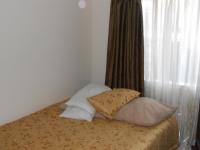 Bed Room 1 - 10 square meters of property in Bardene