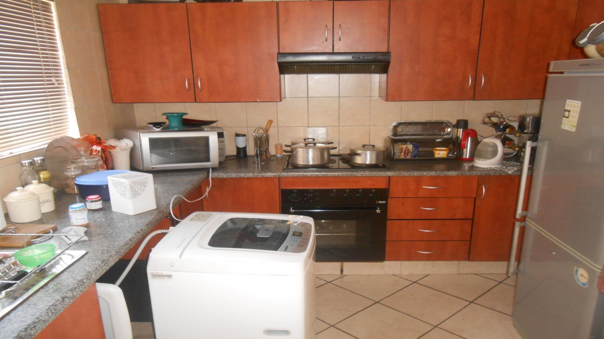 Kitchen of property in Reyno Ridge