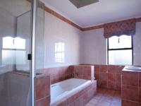 Bathroom 1 - 9 square meters of property in Silver Lakes Golf Estate