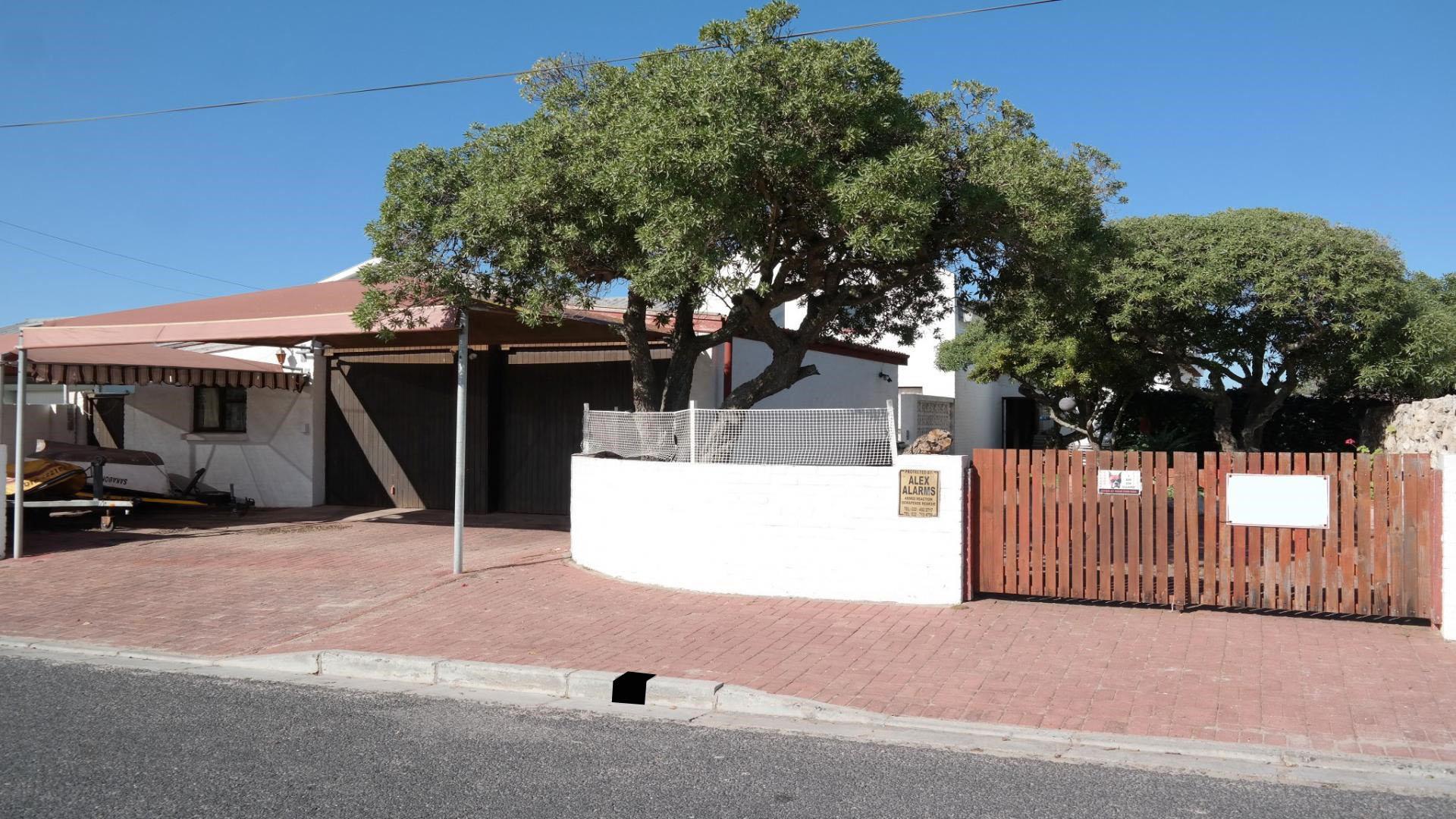 Front View of property in Saldanha