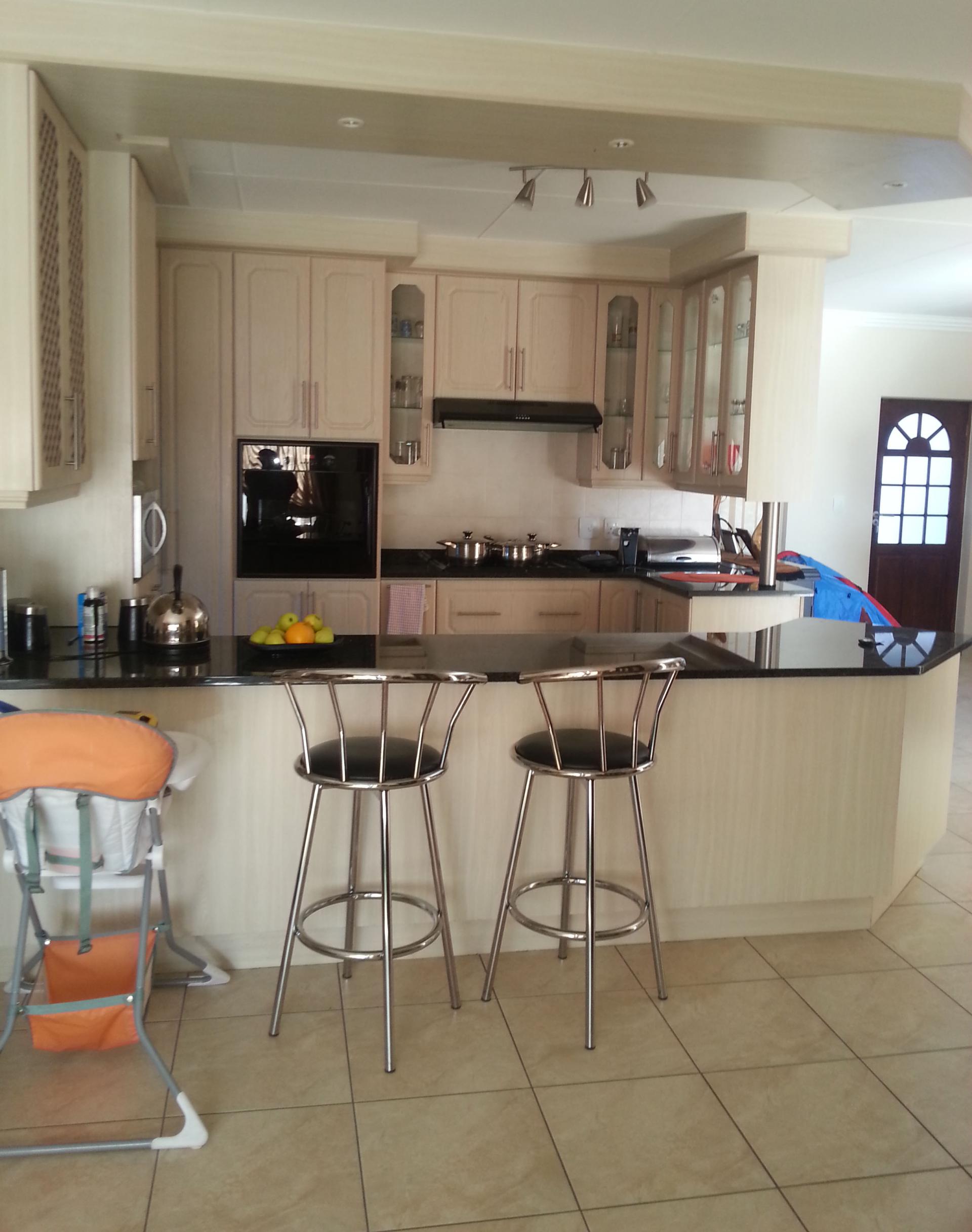 Kitchen - 25 square meters of property in Reebok