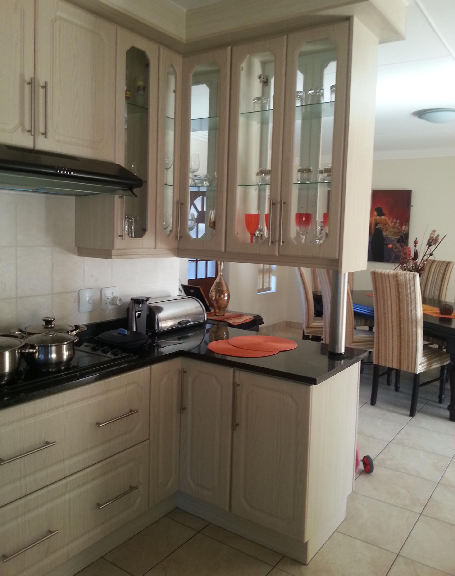 Kitchen - 25 square meters of property in Reebok