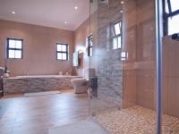 Main Bathroom - 17 square meters of property in Silverwoods Country Estate